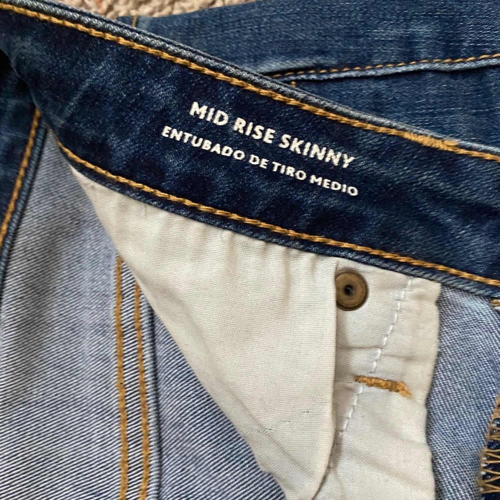 Universal Thread Mid Rise Skinny Jeans - Picture 2 of 6